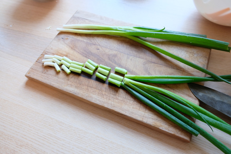 Green onion cut into 2.54 size segments